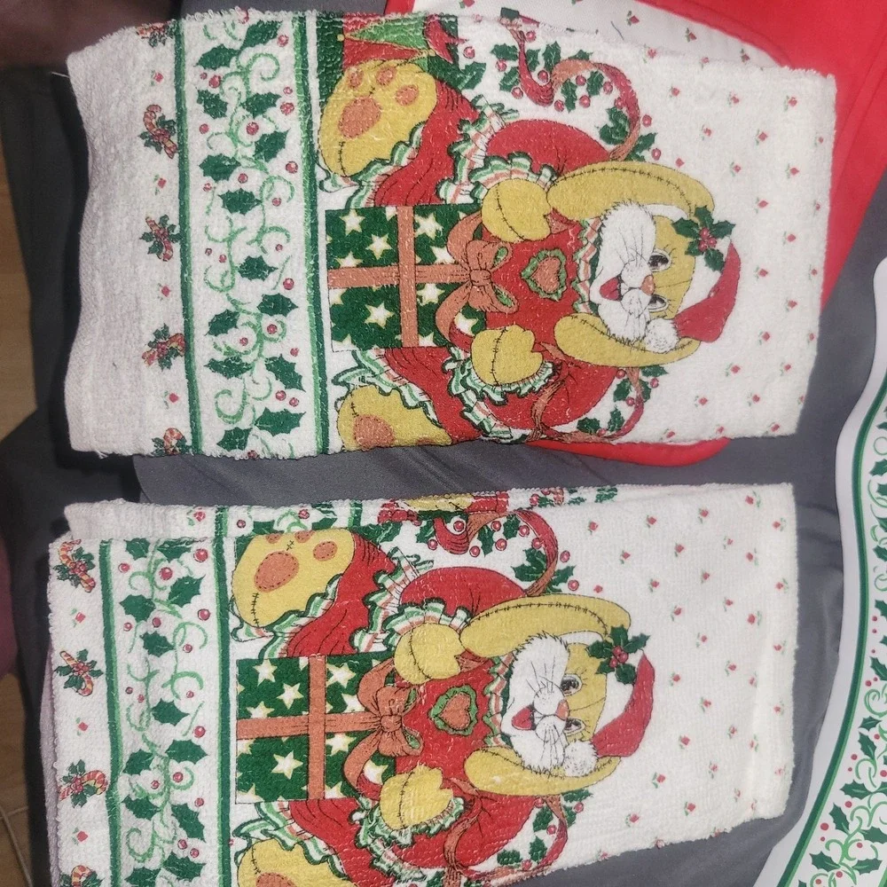 Vtg 80s Christmas Holiday Tea Towels Vinyl Placemats Bunny Pot Holder Napkins